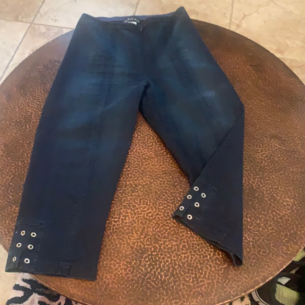 Authentic Nicole Max dark blue Capri pants 👖 with crystal accents !